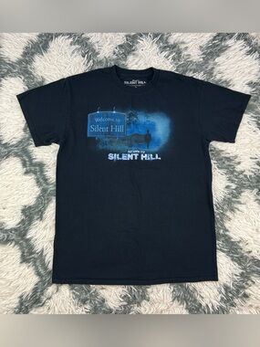 Return to Silent Hill Men’s Welcome to Silent Hill Graphic T-Shirt Size Medium
